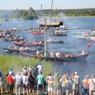 ГОТОВЬ ЛОДКУ ВЕСНОЙ