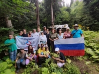 В ГОРАХ ПОЗНАЕТСЯ ДРУЖБА