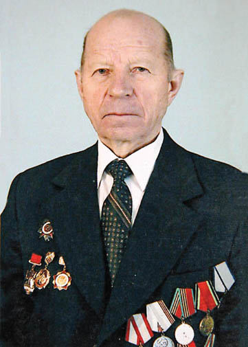 Михаил Васильевич Толстов сейчас и в далеких 40-х Михаил Васильевич Толстов сейчас и в далеких 40-х