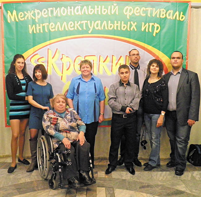 Организаторы и участники фестиваля. Третья слева В.И. Шмакова