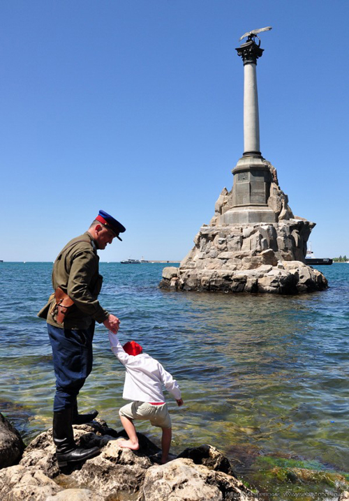 У Памятника затонувшим кораблям