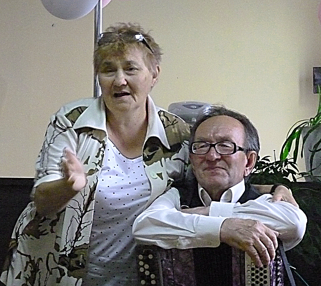 Активисты  Г.А. Дробышева  и В.И. Зарукин