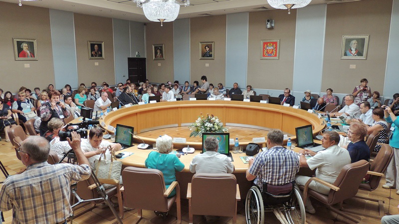 На гостеприимной земле Оренбуржья В конференц-зале научной библиотеки имени Н.К.Крупской