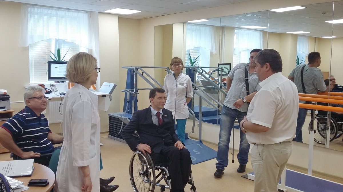 Михаил Терентьев и Флюр Нурлыгаянов осматривают госпиталь ветеранов войн Обменялись опытом в Приволжье